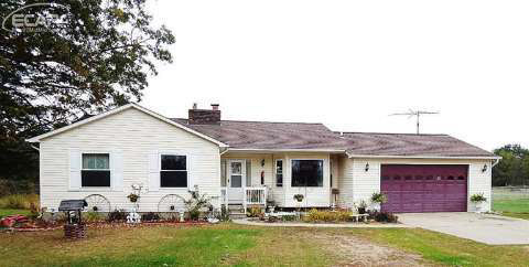 8325 East Coldwater Road Davison, MI 48423 - Photo 1 of 26 20450433.JPG