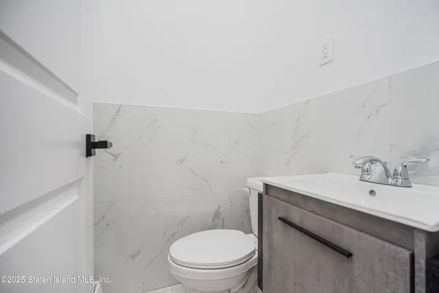 $858,000 | 64 Hempstead Avenue | Midland Beach