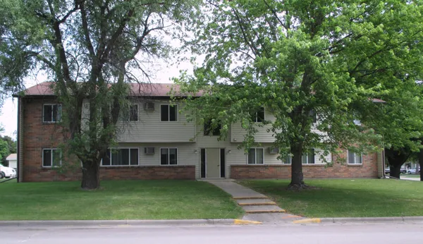 $600 | 328 Lake Street, Unit 7, Clinton, MN 56225