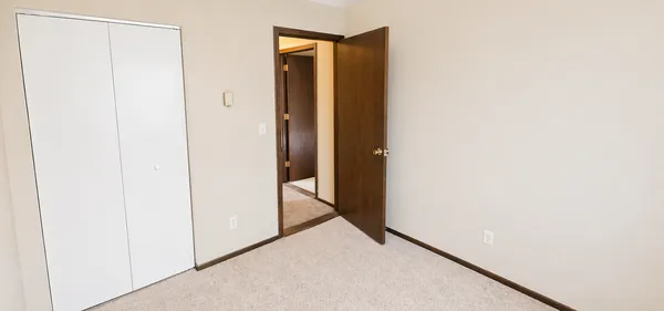 $600 | 328 Lake Street, Unit 7, Clinton, MN 56225