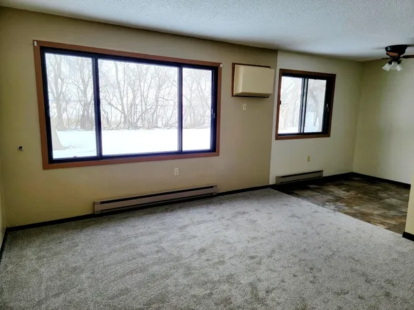 $600 | 328 Lake Street, Unit 7, Clinton, MN 56225