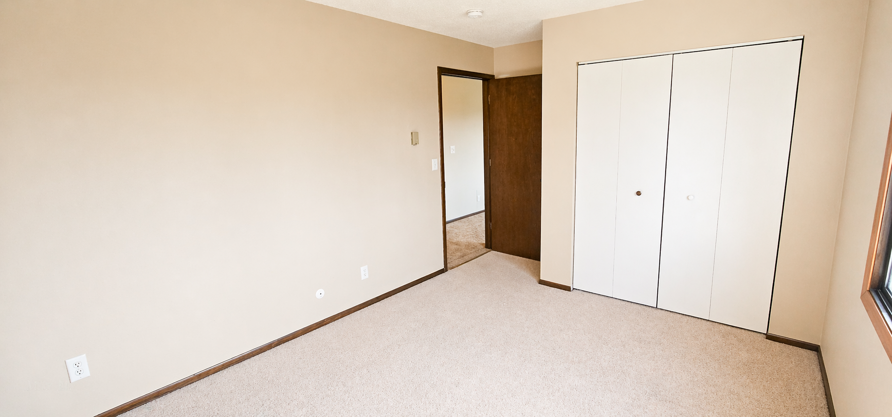 328 Lake Street, Unit 7 Clinton, MN 56225 - Photo 10 of 13