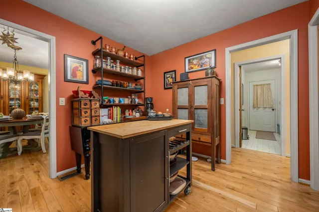 $395,000 | 144 Beechwood W Drive, Columbus, NC 28722