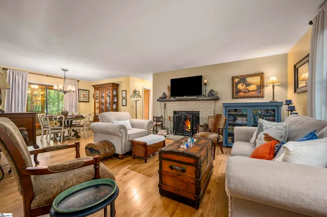 $395,000 | 144 Beechwood W Drive, Columbus, NC 28722