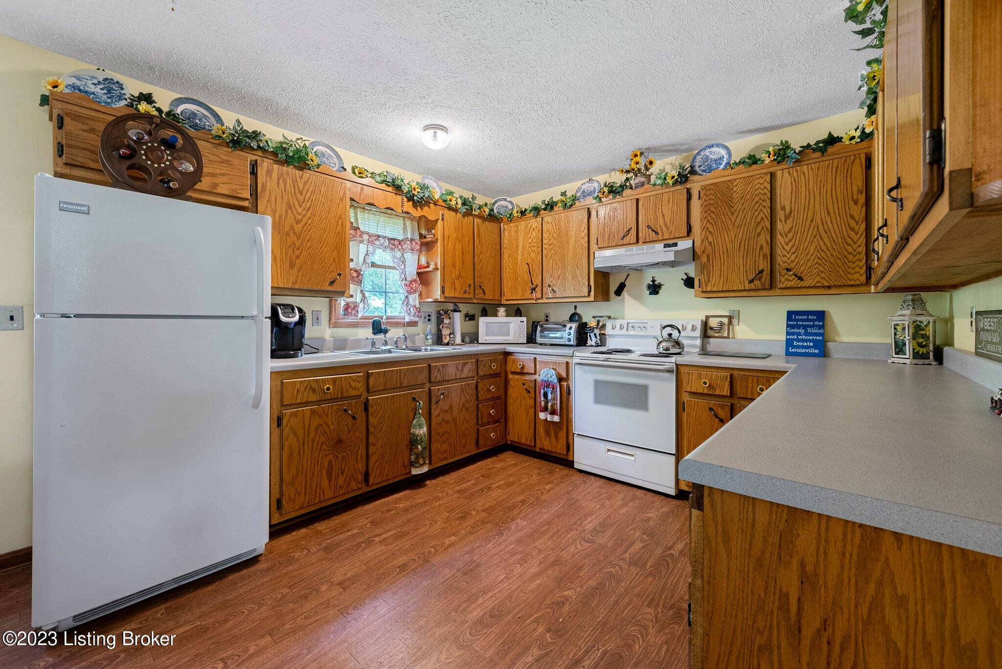 790 Long Fall Road Cub Run, KY 42729 - Photo 12 of 29 23-web-or-mls-DSC05759