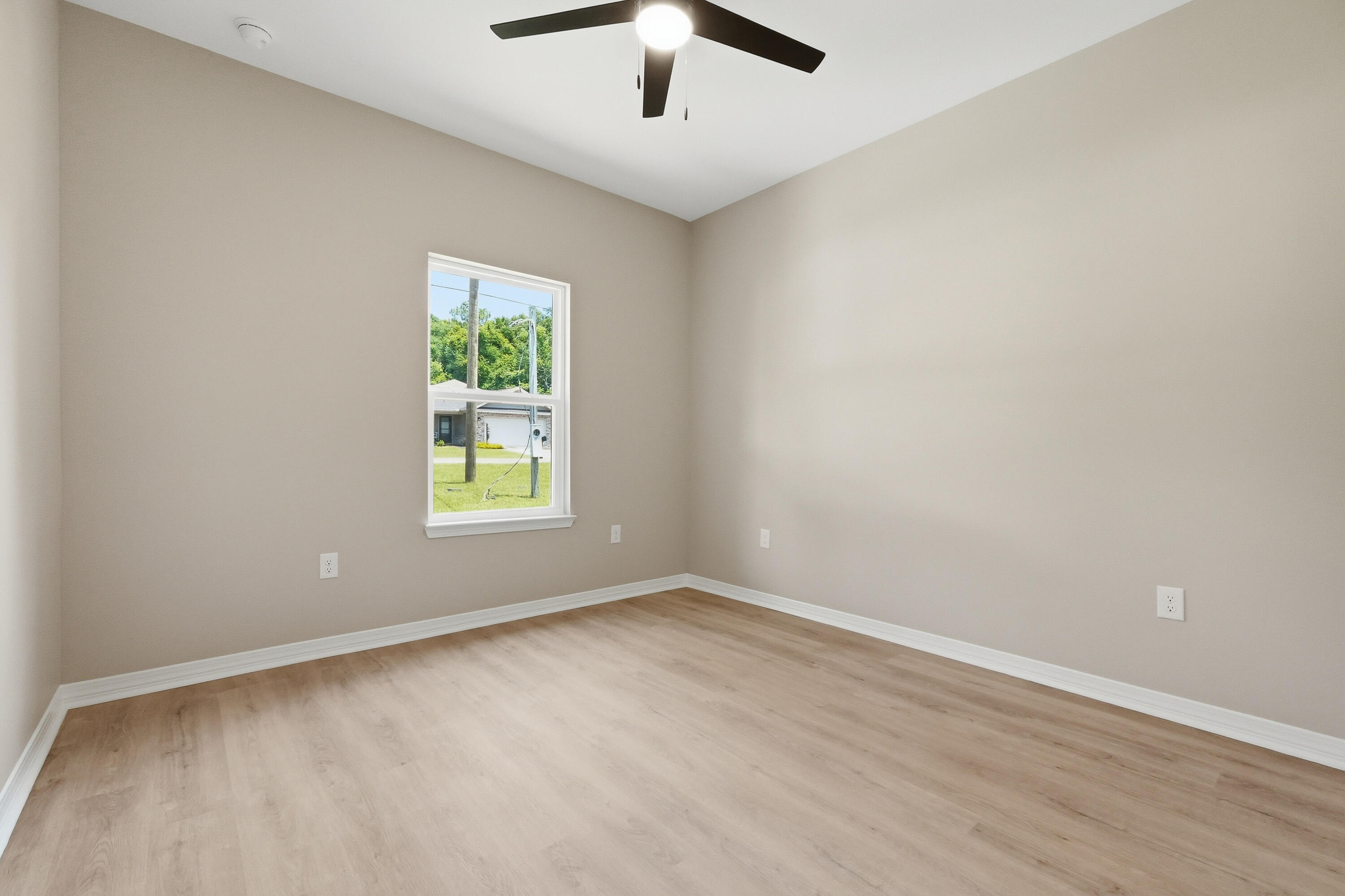 6142 Clover Street Crestview, FL 32539 - Photo 41 of 54 6142 clover st-39