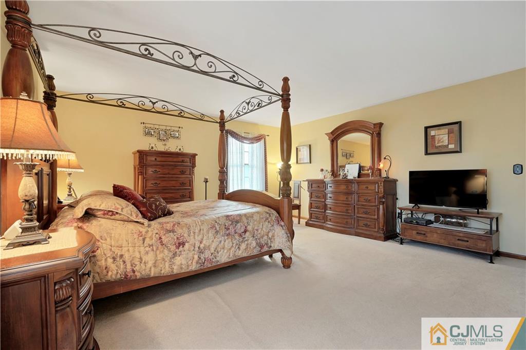 16 Rutherford Court Middlesex, NJ 08846 - Photo 17 of 26 Gallery Image 17