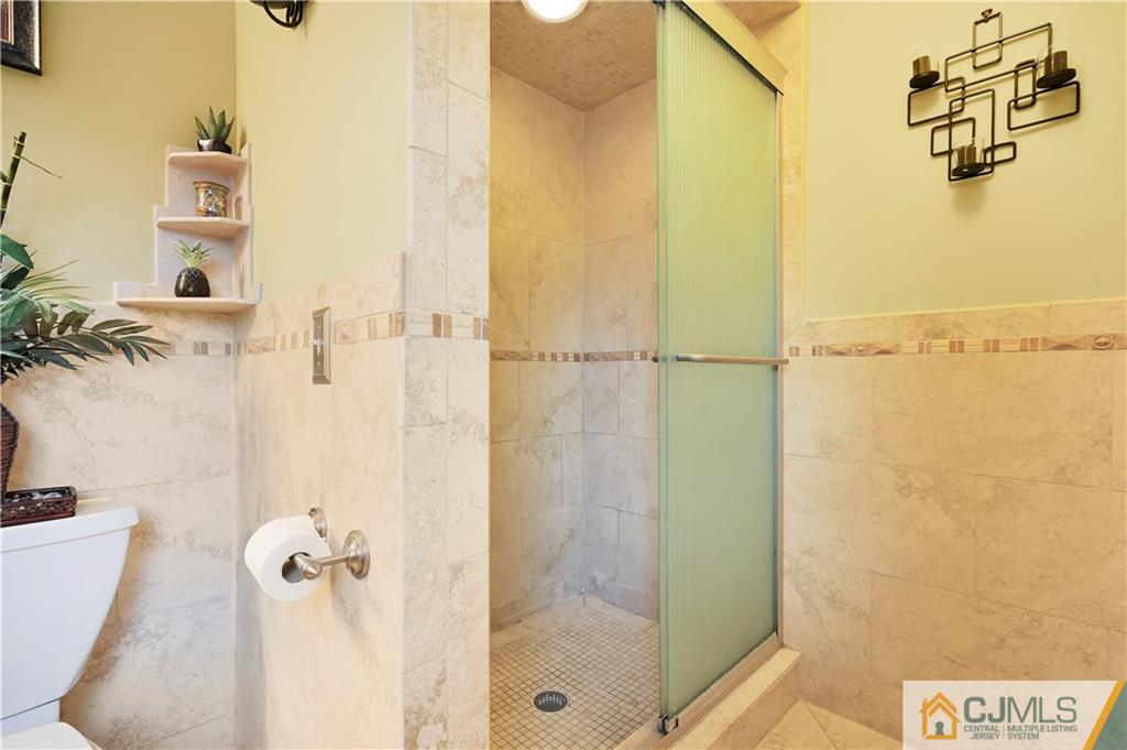 16 Rutherford Court Middlesex, NJ 08846 - Photo 19 of 26 Gallery Image 19