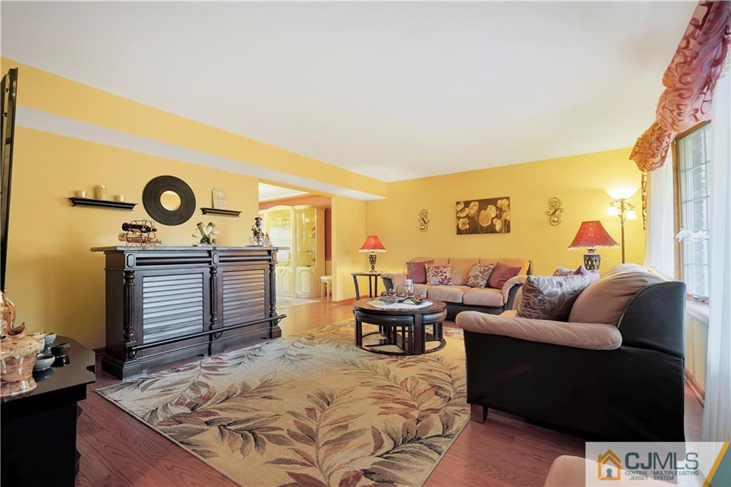 16 Rutherford Court Middlesex, NJ 08846 - Photo 4 of 26 Gallery Image 4