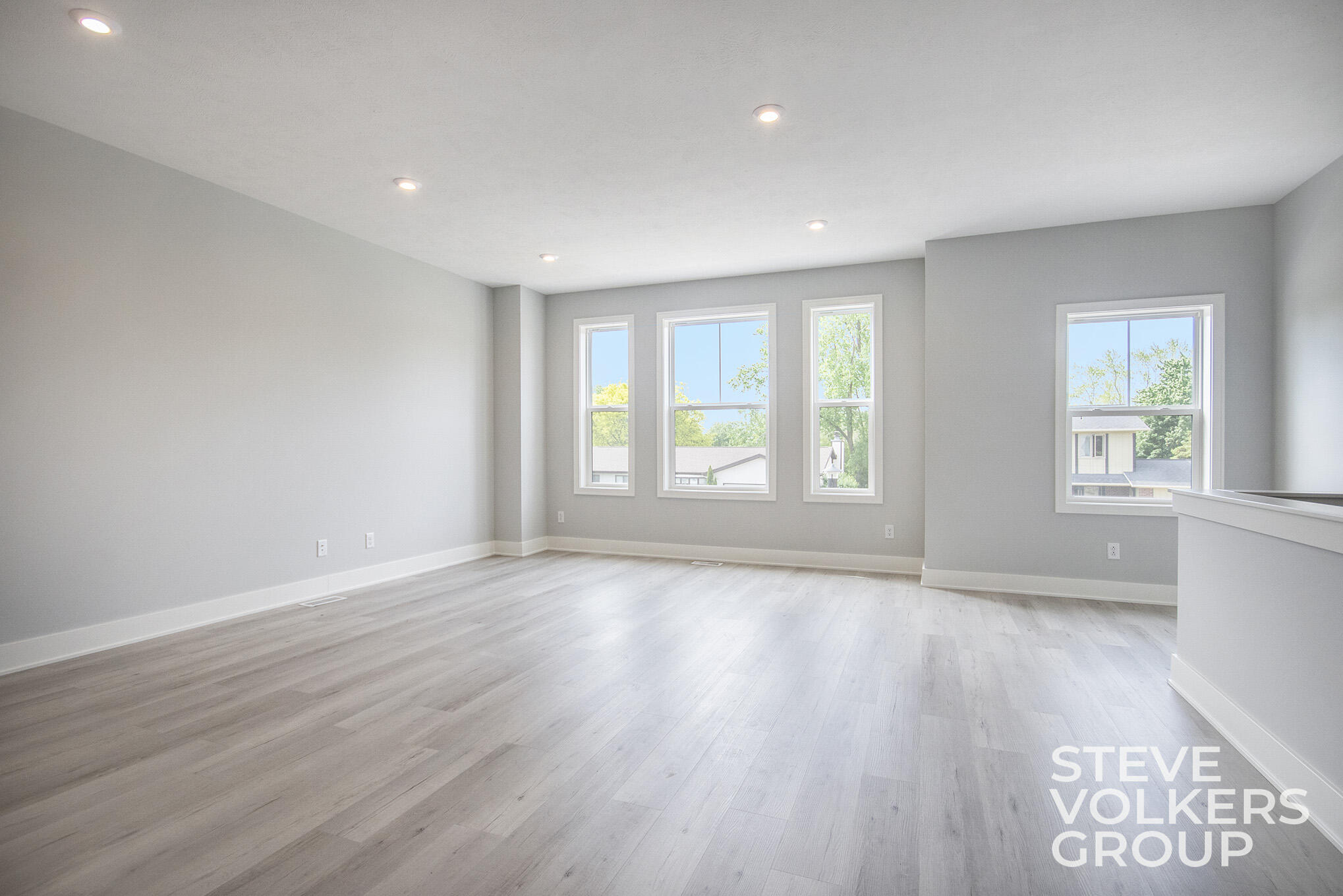 2527 Inverness Road Southeast Grand Rapids, MI 49546 - Photo 11 of 43 2527 Inverness Road SE