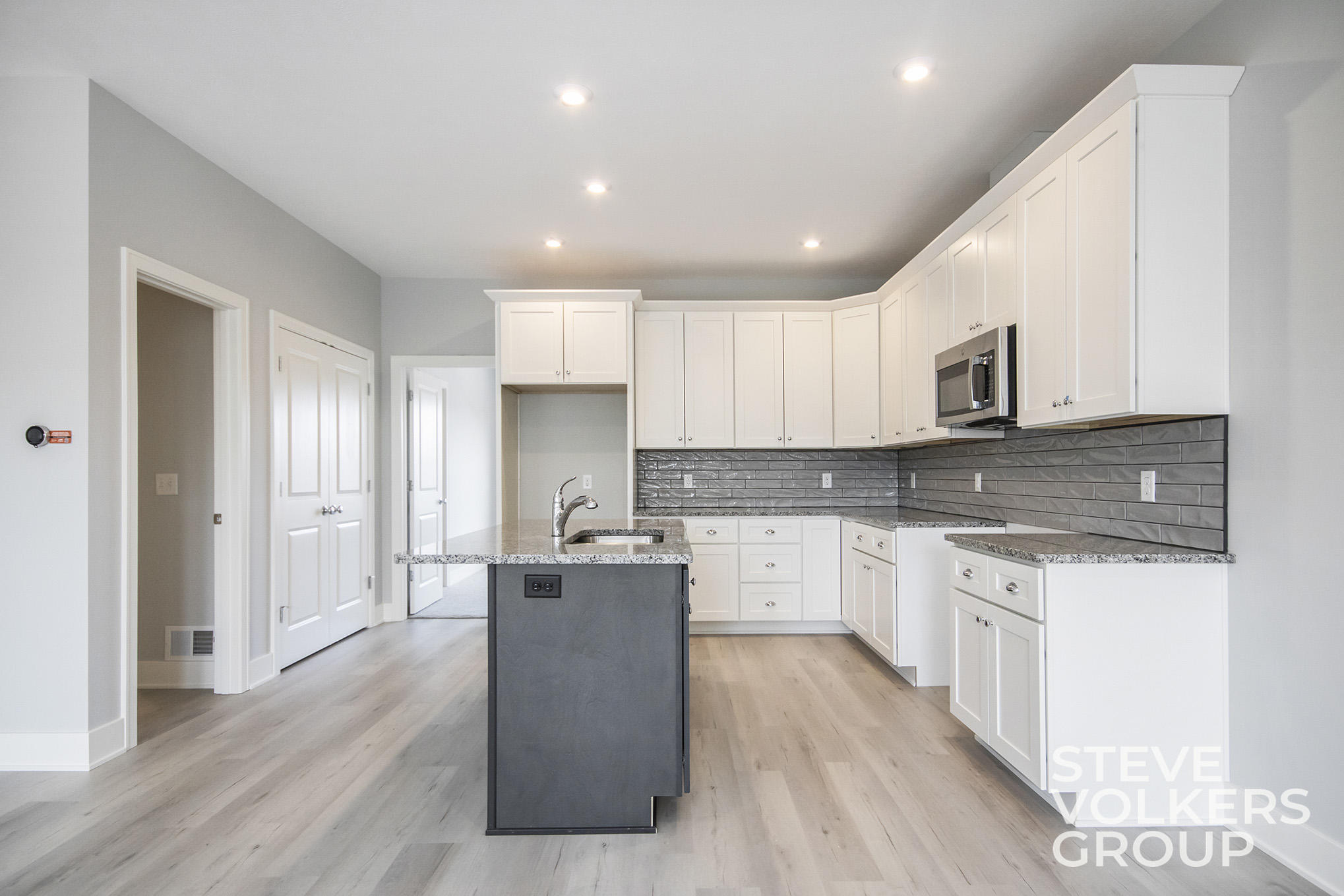2527 Inverness Road Southeast Grand Rapids, MI 49546 - Photo 24 of 43 2527 Inverness Road SE