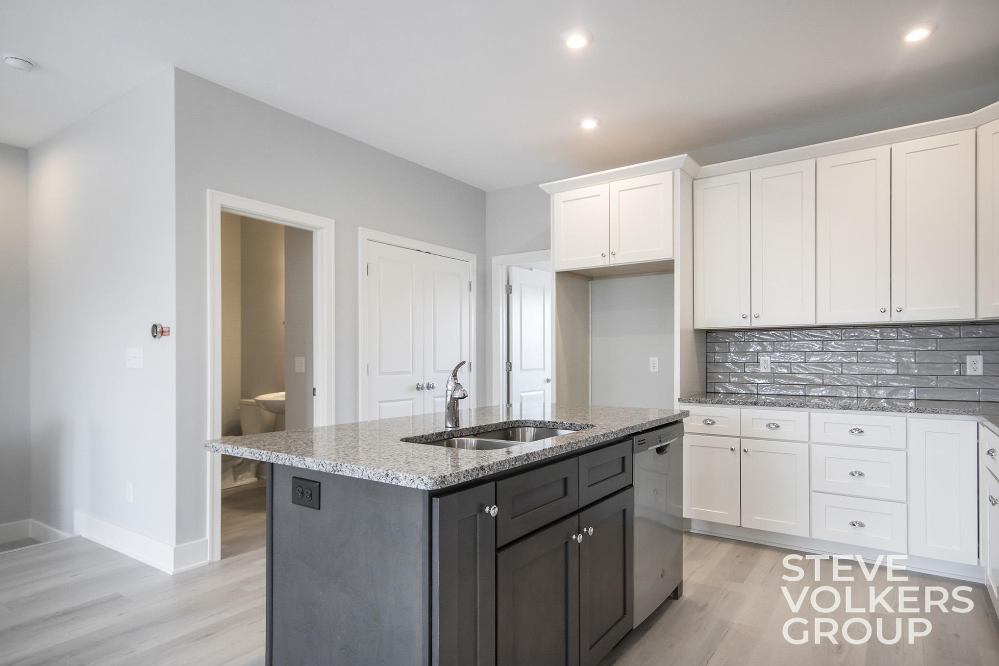 2527 Inverness Road Southeast Grand Rapids, MI 49546 - Photo 25 of 43 2527 Inverness Road SE
