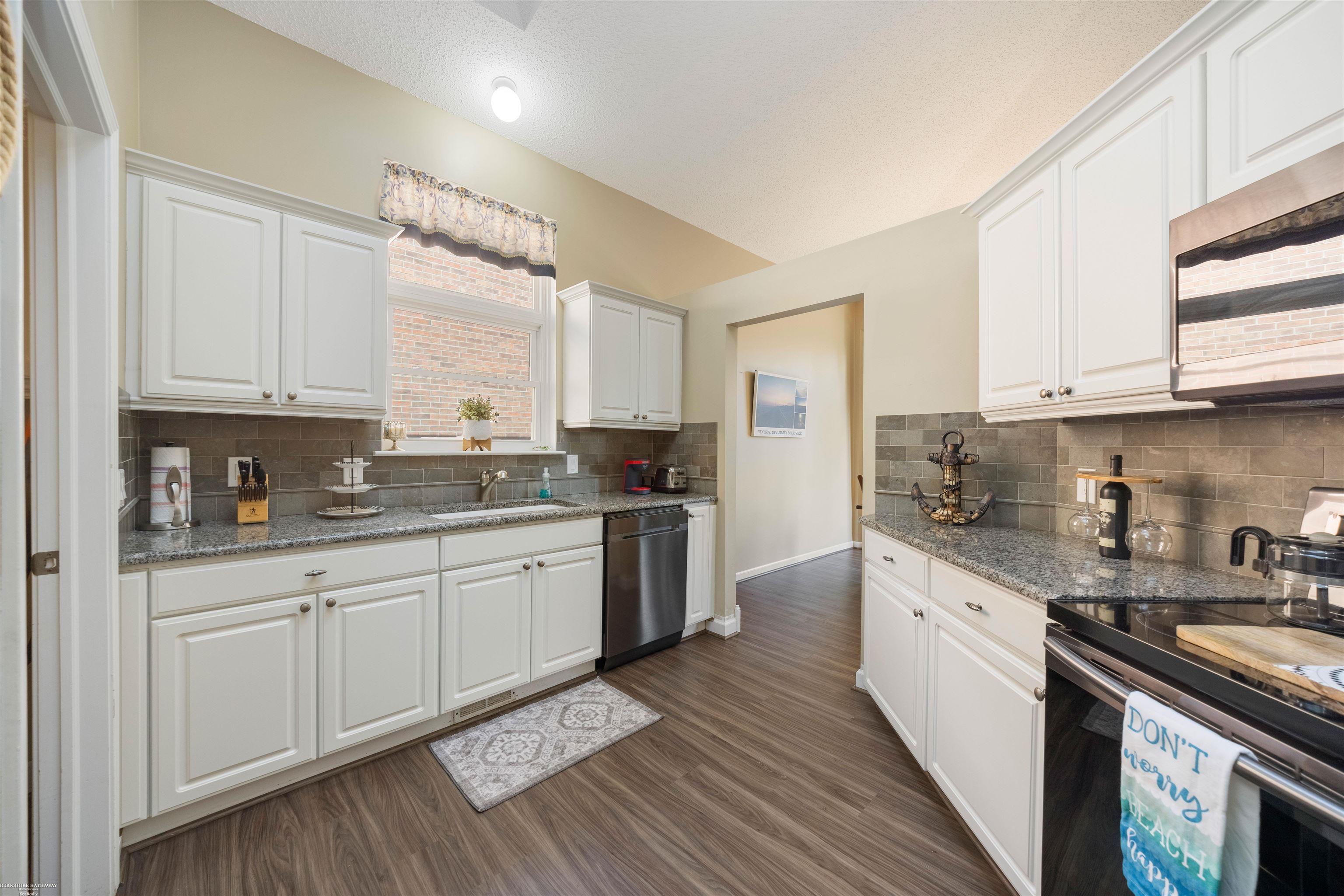 3157 Silverbrook Drive Rochester, MI 48306 - Photo 14 of 39