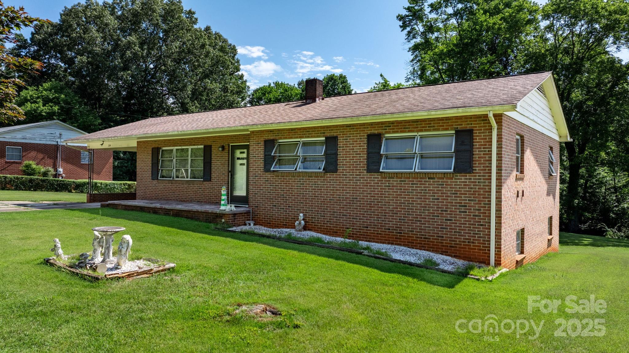 204 Whitley Road Morganton, NC 28655 - Photo 5 of 30 Gallery Image 5