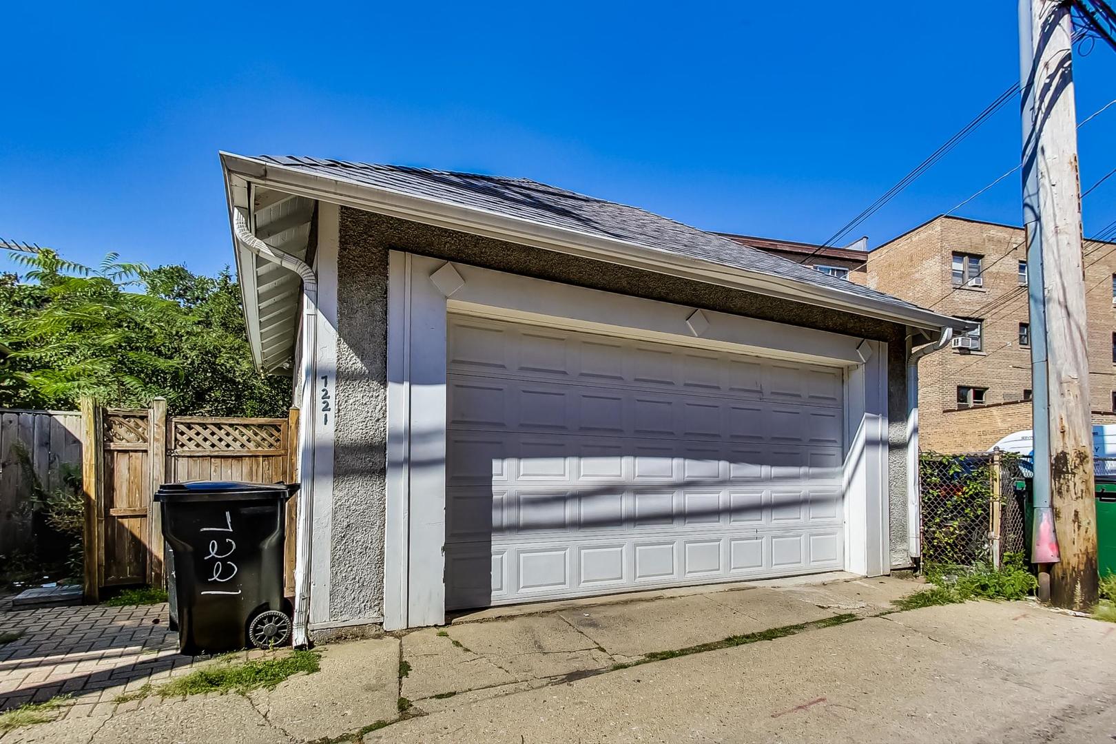 7221 North Ridge Boulevard Chicago, IL 60645 - Photo 44 of 48 a view of entrance gate of building
