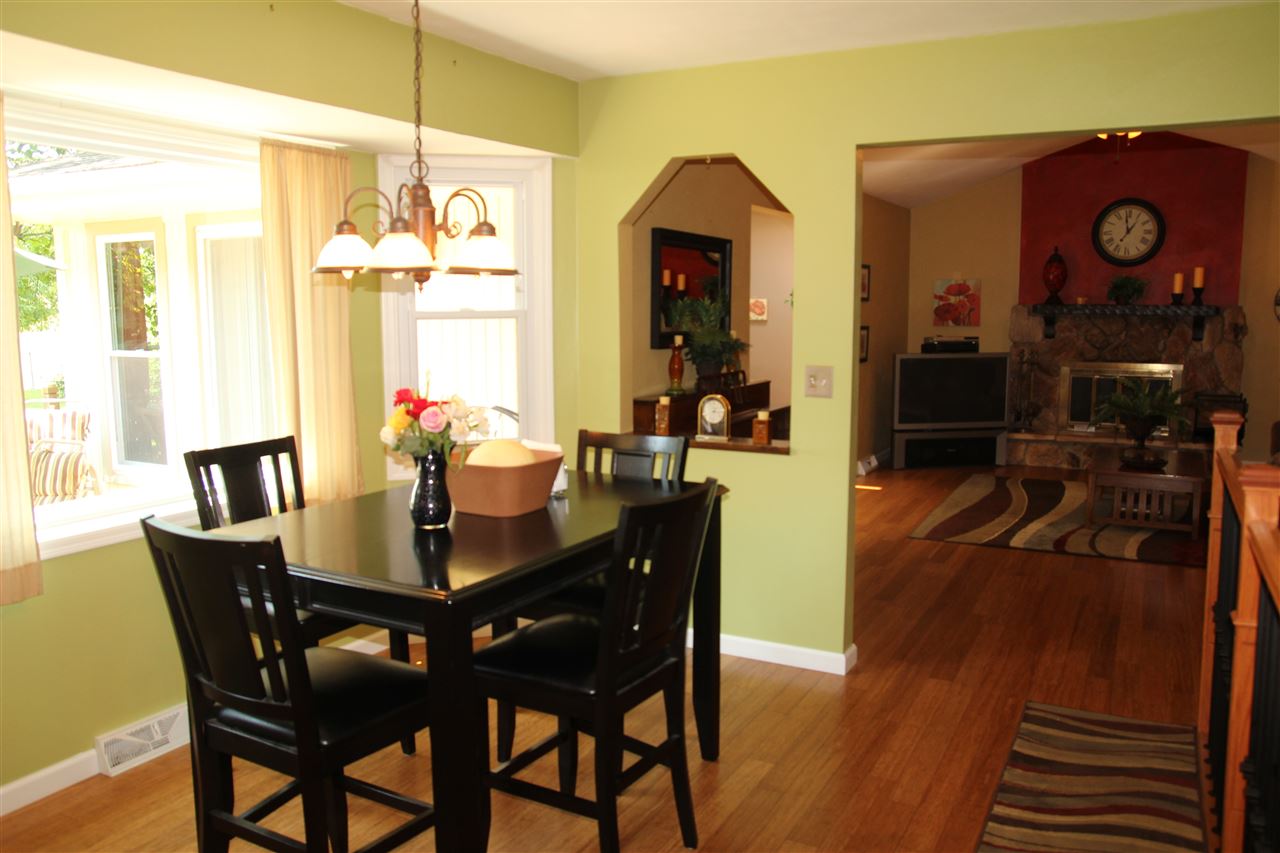 2711 Karr Road Belvidere, IL 61008 - Photo 5 of 17 a dining room with furniture and window
