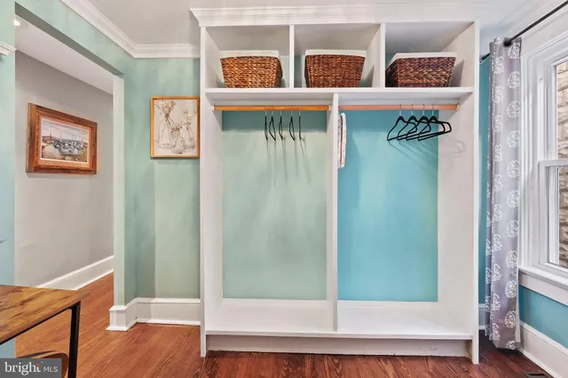 a view of walk in closet