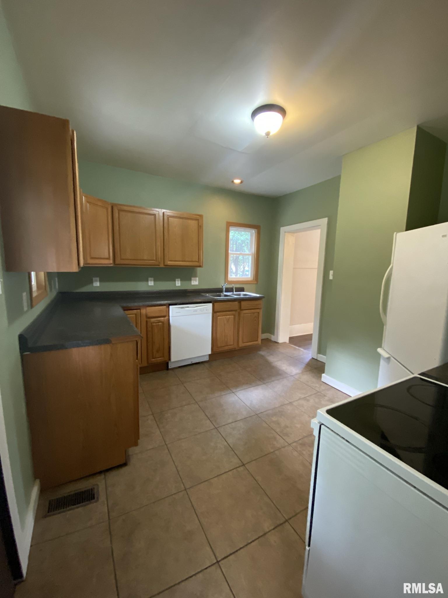 405 West Murray Street Macomb, IL 61455 - Photo 18 of 24