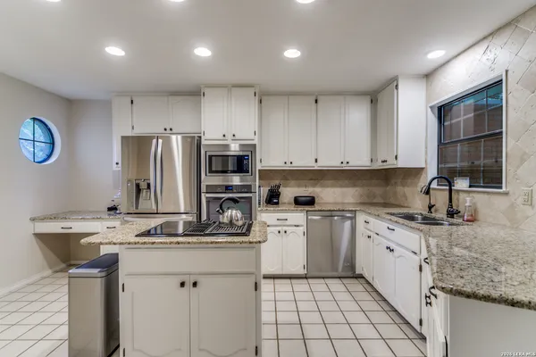 $2,800 | 1718 Eagle Meadow, San Antonio, TX 78248