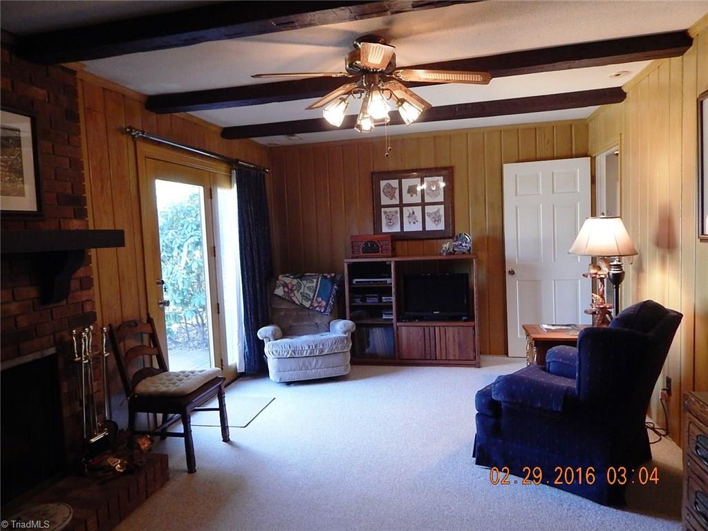 433 Hartgrove Road King, NC 27021 - Photo 2 of 26 Living room.