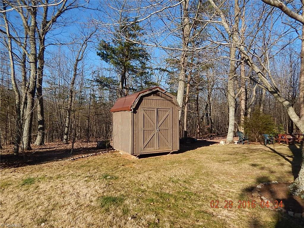 433 Hartgrove Road King, NC 27021 - Photo 16 of 26 Outbuilding.