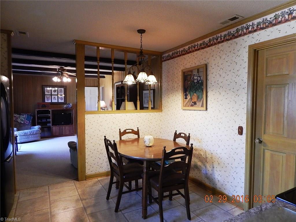 433 Hartgrove Road King, NC 27021 - Photo 4 of 26 Eat-in kitchen area.
