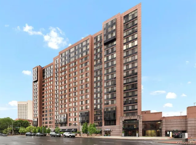 $3,500 | 4 Martine Avenue, Unit 416, White Plains, NY 10606