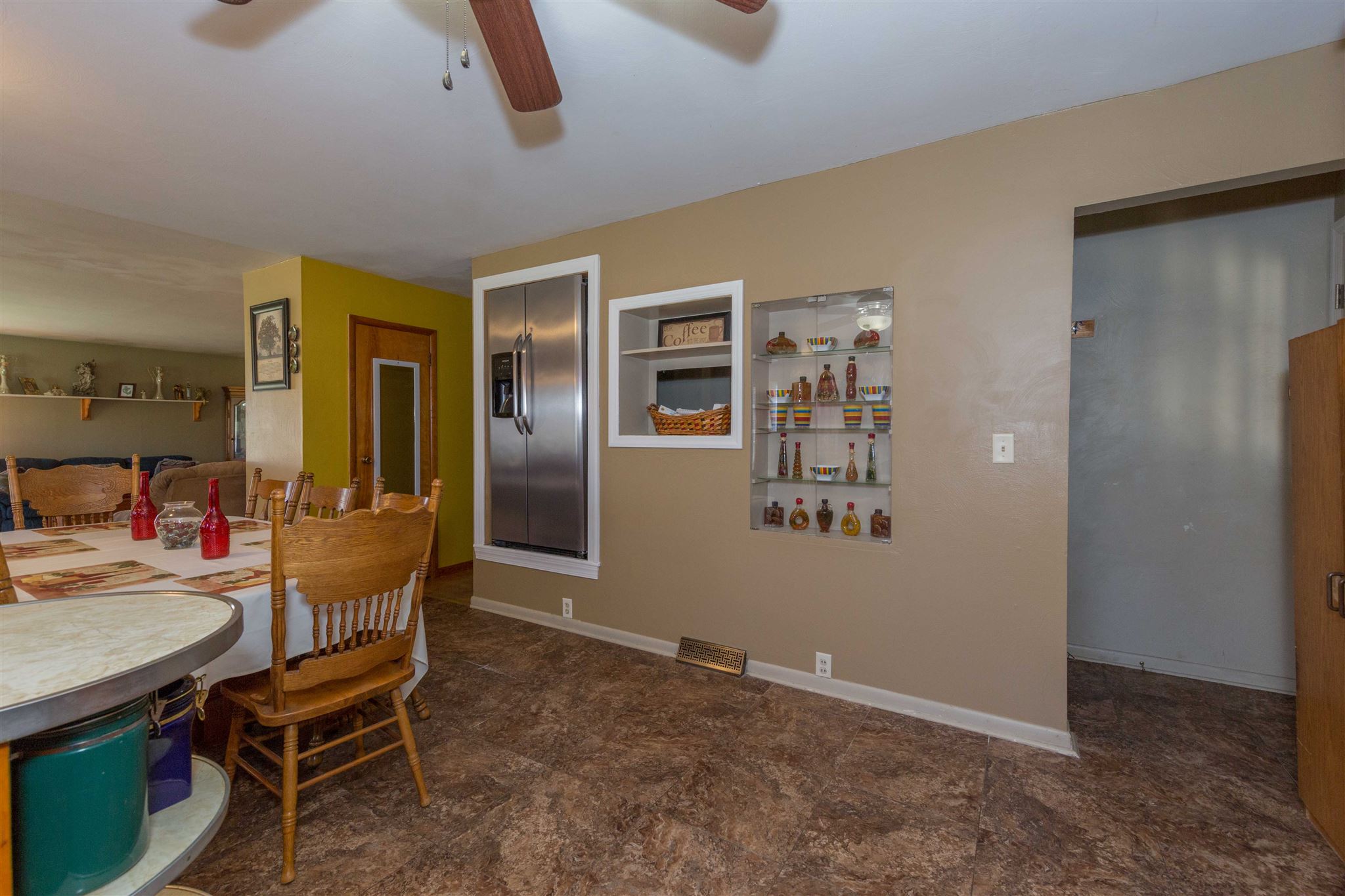 55155 Sundown Road South Bend, IN 46628 - Photo 6 of 36 Gallery Image 6