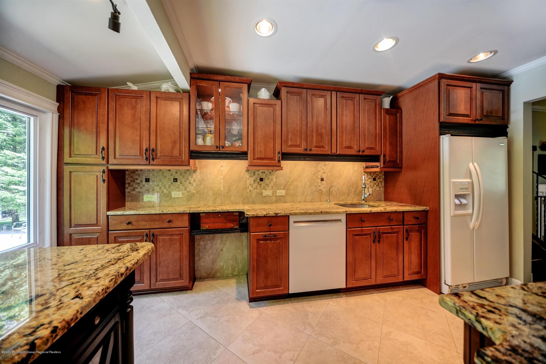 16 Eliot Road Manalapan, NJ 07726 - Photo 11 of 35 KITCHEN