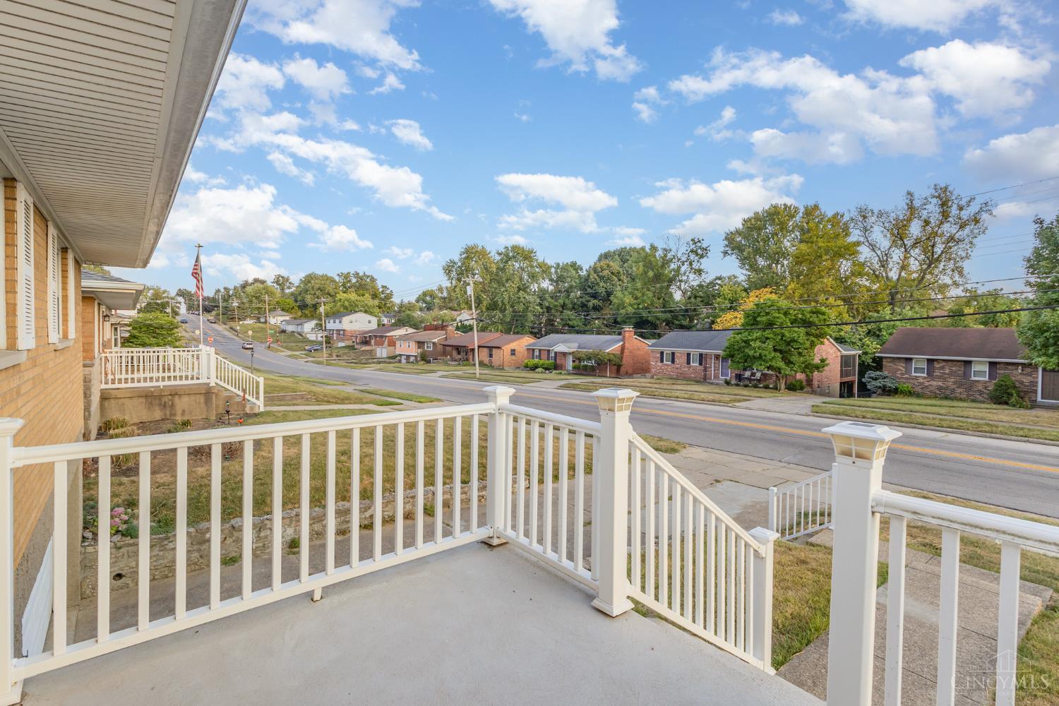 5768 Lawrence Road Cincinnati, OH 45248 - Photo 2 of 25