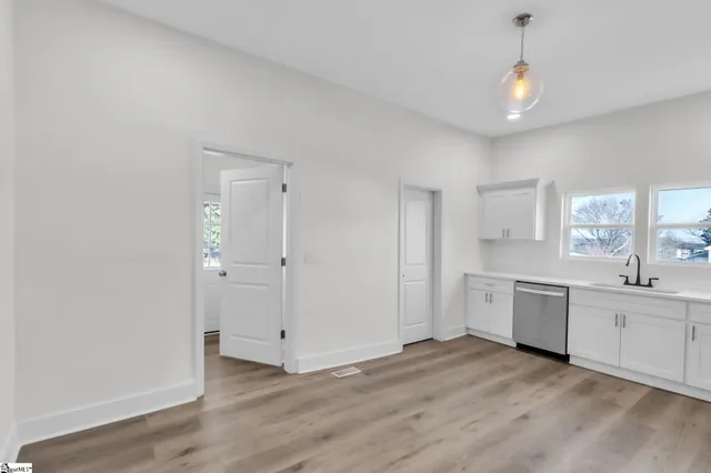 $259,999 | 14 19th Street, Greer, SC 29651