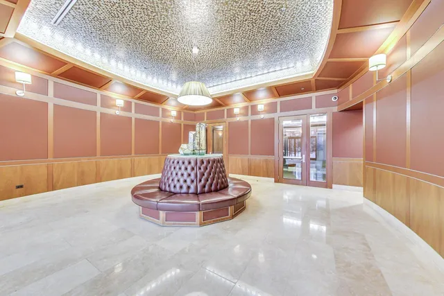 $310,000 | 849 North Franklin Street, Unit 1110, Chicago, IL 60610