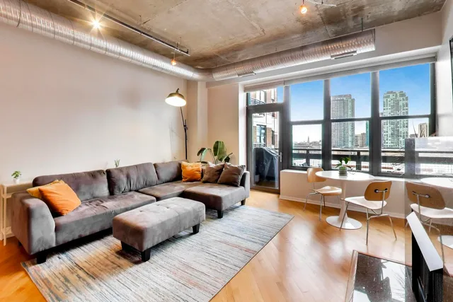 $310,000 | 849 North Franklin Street, Unit 1110, Chicago, IL 60610