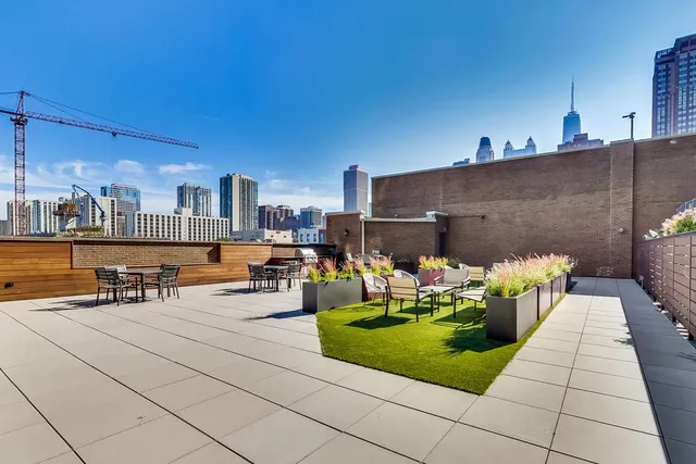 $310,000 | 849 North Franklin Street, Unit 1110, Chicago, IL 60610