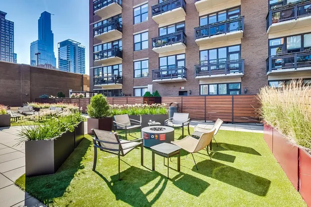 $310,000 | 849 North Franklin Street, Unit 1110, Chicago, IL 60610