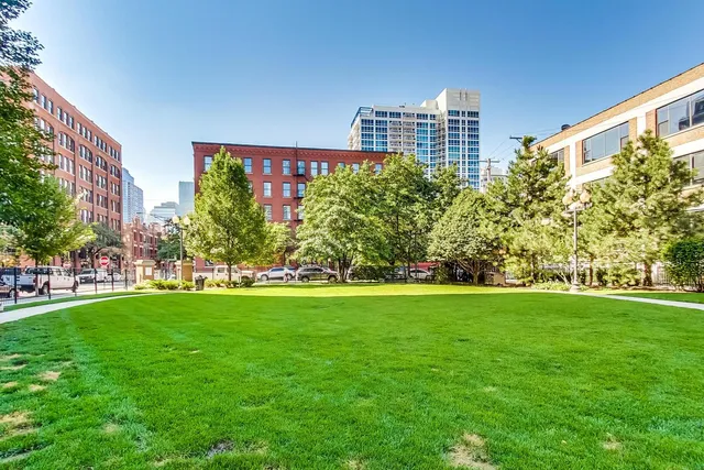 $310,000 | 849 North Franklin Street, Unit 1110, Chicago, IL 60610