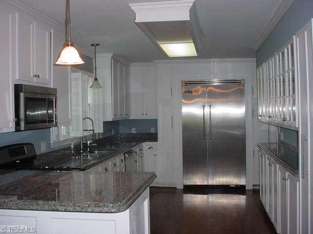 1035 Rockford Road High Point, NC 27262 - Photo 2 of 11 Kitchen.
