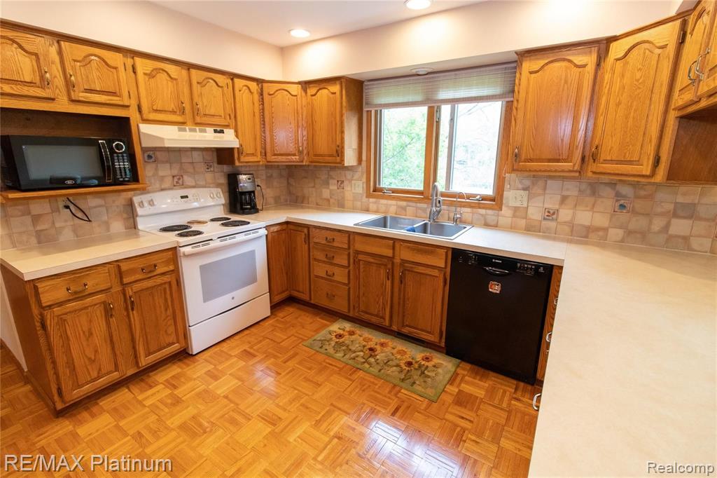 5165 King Road Howell, MI 48843 - Photo 11 of 53
