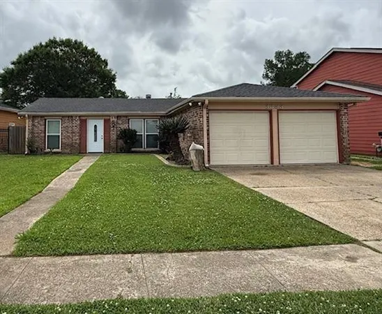 $1,800 | 3853 Accacia Lane, Harvey, LA 70058