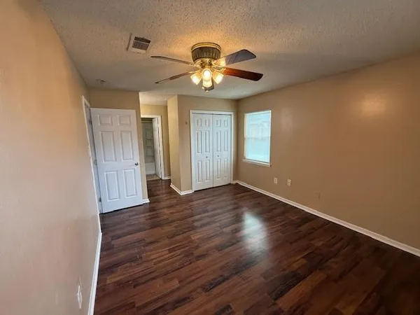 $1,800 | 3853 Accacia Lane, Harvey, LA 70058