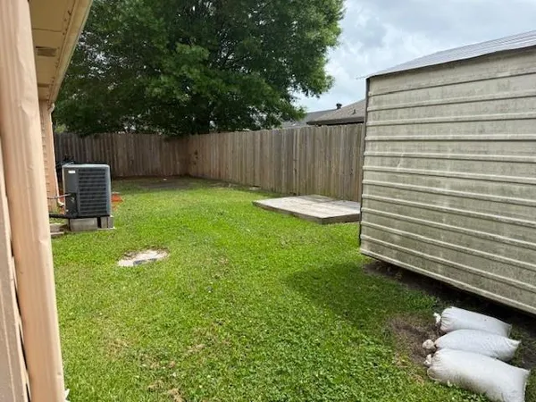 $1,800 | 3853 Accacia Lane, Harvey, LA 70058