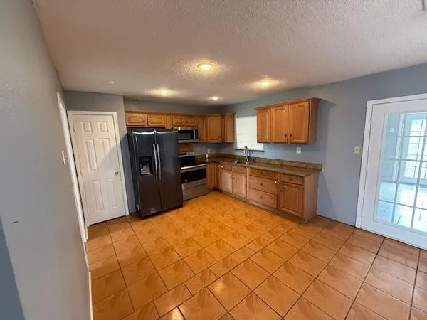 $1,800 | 3853 Accacia Lane, Harvey, LA 70058