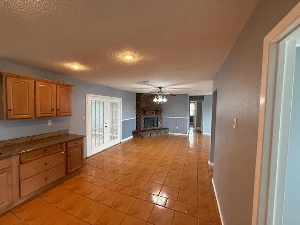 $1,800 | 3853 Accacia Lane, Harvey, LA 70058