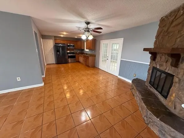 $1,800 | 3853 Accacia Lane, Harvey, LA 70058