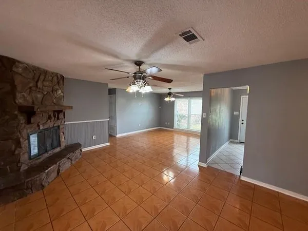 $1,800 | 3853 Accacia Lane, Harvey, LA 70058