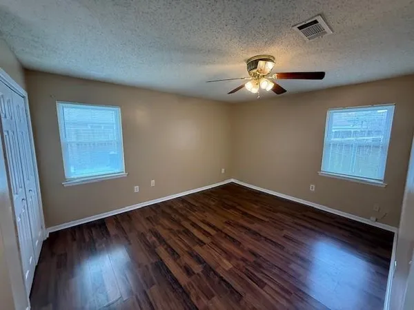 $1,800 | 3853 Accacia Lane, Harvey, LA 70058