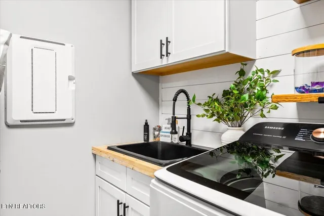 $599,000 | 129 Austin Lane, Jacksboro, TN 37757