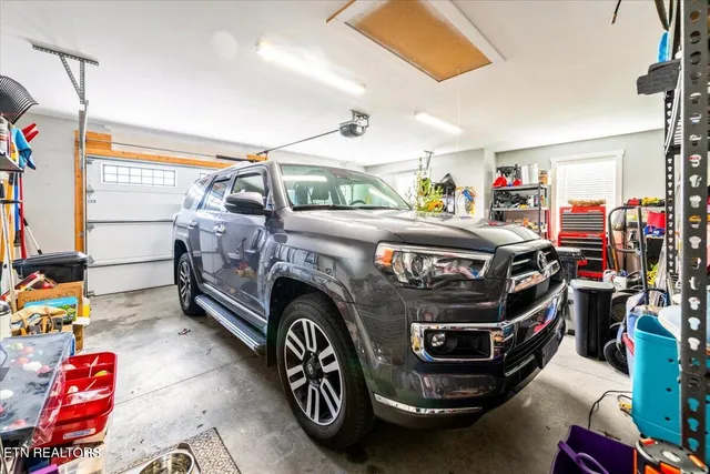 $599,000 | 129 Austin Lane, Jacksboro, TN 37757