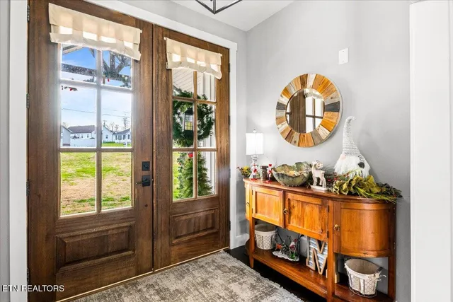 $599,000 | 129 Austin Lane, Jacksboro, TN 37757