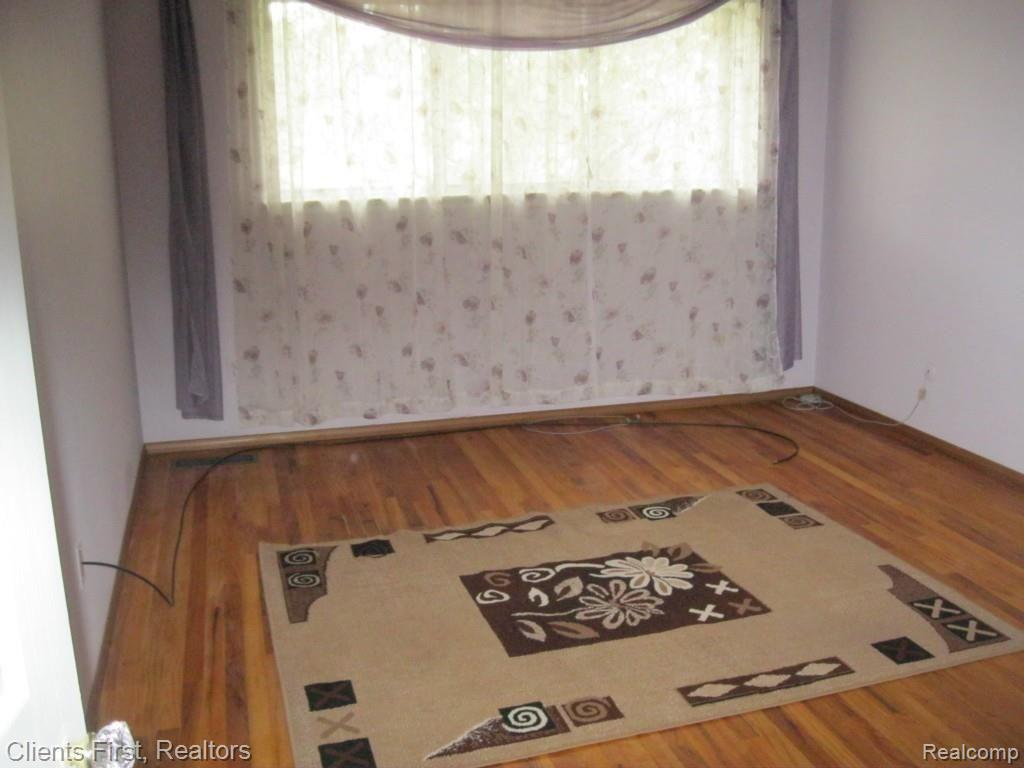 25835 Lahser Road Southfield, MI 48033 - Photo 3 of 9